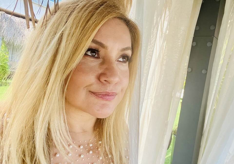 Intuitive Singer Elevating Souls Through Sound & Energy Healing